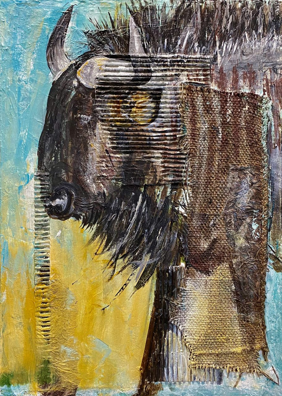 Gnu | 50x70cm Bisonkopf mit lebhaften Farben und Texturen auf abstraktem Hintergrund.