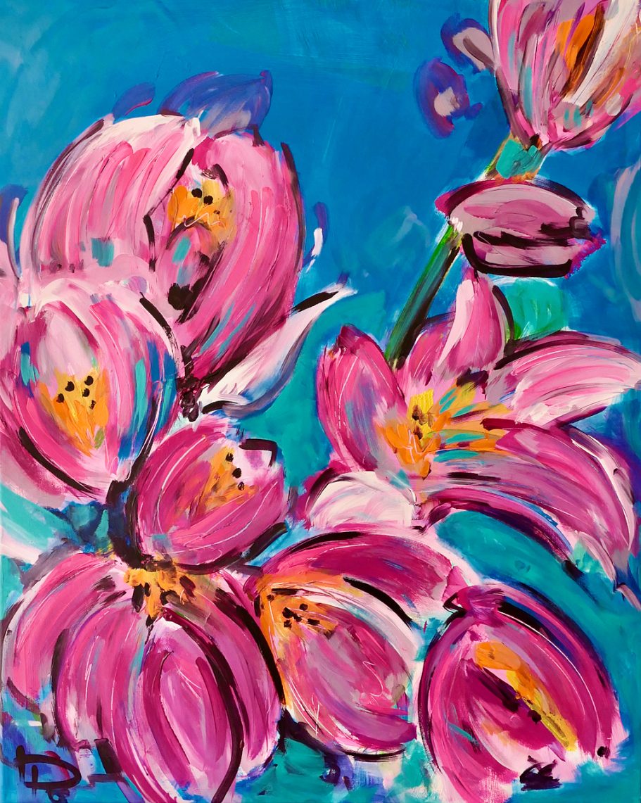 Wilde Blüten in Pink | 80x100cm Bunte pinke Blumen mit einem blauen Hintergrund in einem lebhaften, abstrakten Stil.
