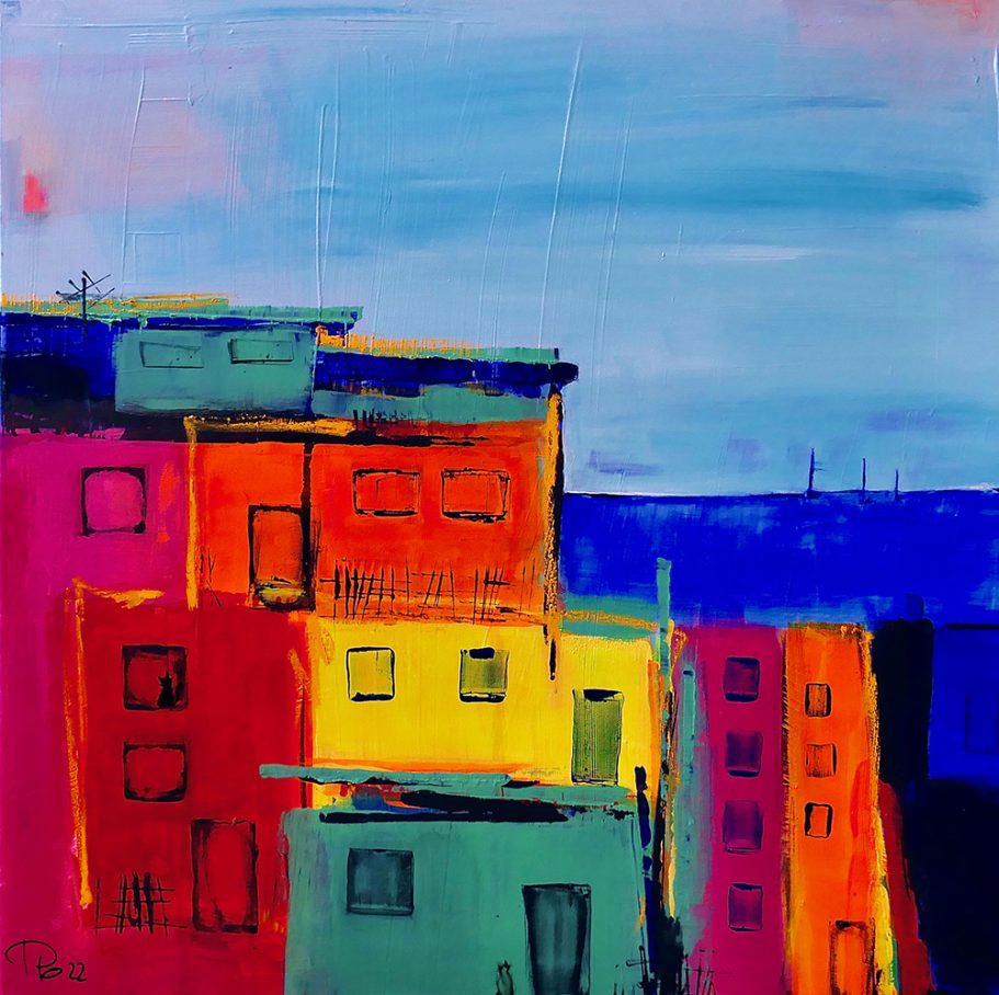 Bunte Stadtansicht mit farbenfrohen Gebäuden und einem blauen Himmel.